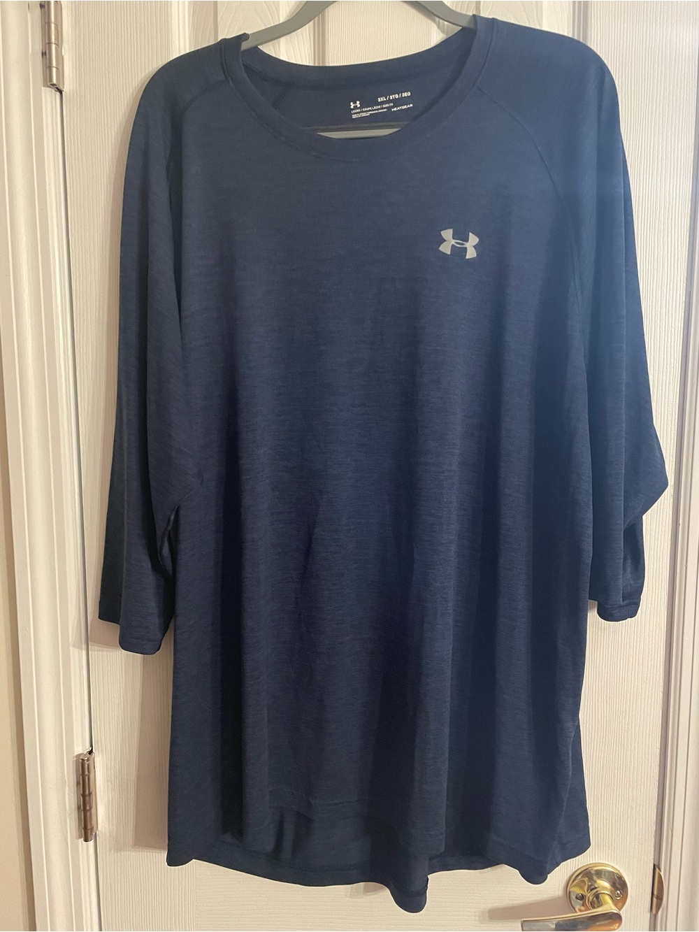 Under Armour Men’s Dark Blue Long Sleeve Performance Top